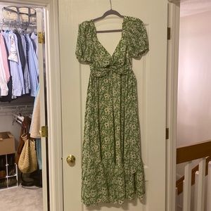 NWT Astr The Label Tie Back Puff Sleeve Dress